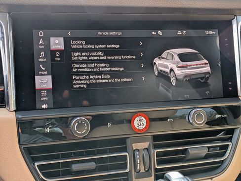 New 2026 Porsche Macan image 18