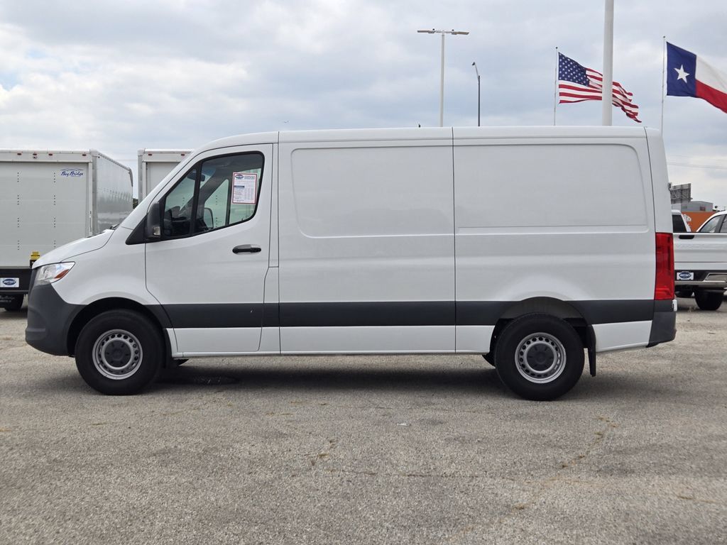Used 2023 Mercedes-Benz Sprinter 2500 image 4
