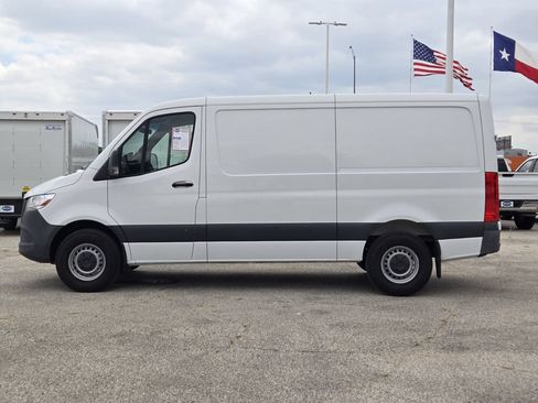 Used 2023 Mercedes-Benz Sprinter 2500 image 4