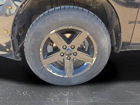 Used 2013 RAM 1500 Express image 32