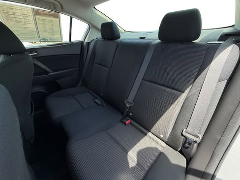 Used 2013 MAZDA MAZDA3 i Sport FWD image 16