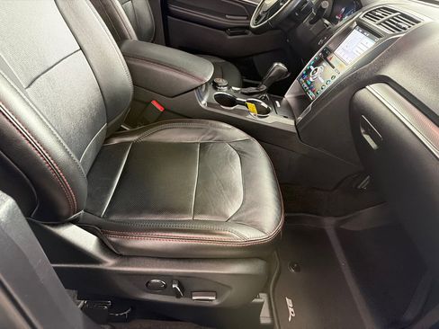 Used 2018 Ford Explorer Sport w/ Equipment Group 401A image 24