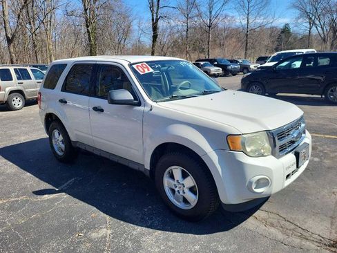 Used 2009 Ford Escape XLS image 1