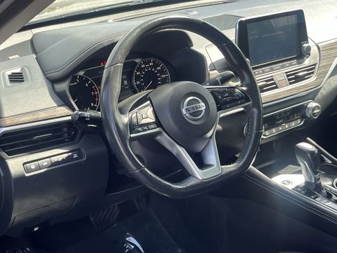 Used 2022 Nissan Altima 2.5 SL FWD image 14