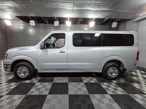 Used 2019 Nissan NV 3500 SV w/ Navigation Package RWD image 8