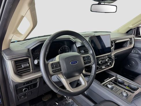 Used 2024 Ford Expedition XLT image 20