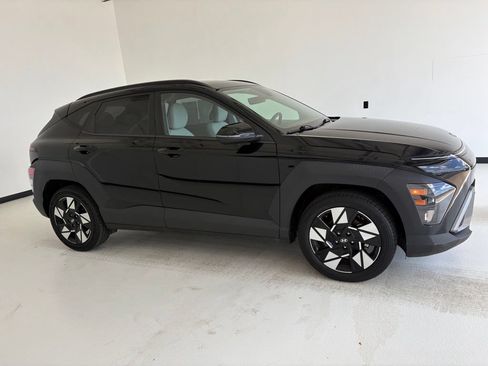 Used 2024 Hyundai Kona SEL FWD image 1
