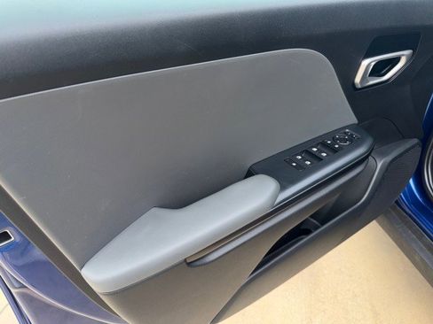 Used 2025 Kia K4 LXS image 12