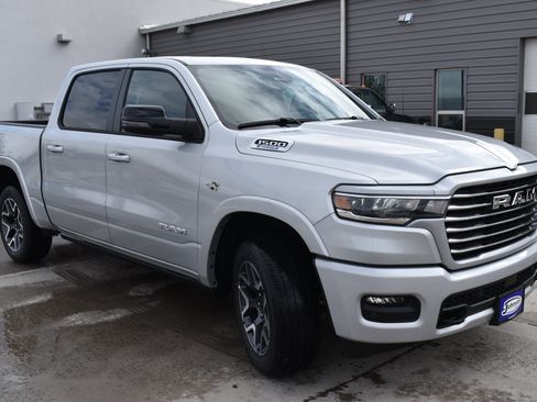 New 2026 RAM 1500 Laramie w/ Laramie Preferred Package AWD/4WD image 3
