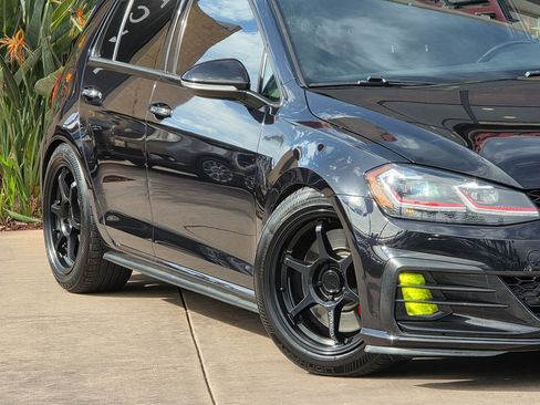 Used 2021 Volkswagen GTI SE image 4