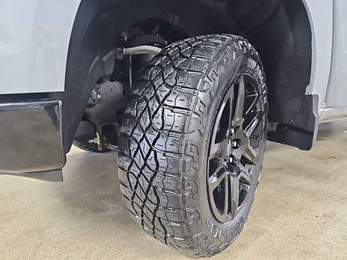 Certified 2024 Chevrolet Silverado 1500 LT Trail Boss w/ Convenience Package II image 37