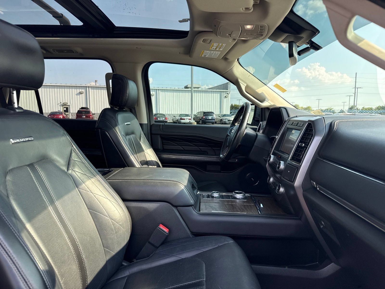 Used 2019 Ford Expedition Platinum AWD/4WD image 7