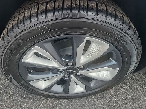 Certified 2023 Chevrolet Bolt EUV LT w/ Convenience Package image 13