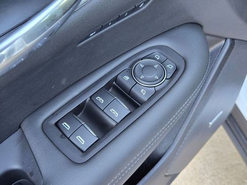 New 2025 Cadillac XT6 Luxury image 25