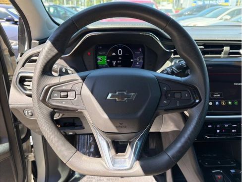 Used 2023 Chevrolet Bolt EUV LT w/ Driver Confidence Package FWD image 8