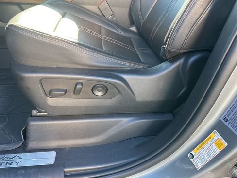 Used 2024 Chevrolet Silverado 2500 High Country w/ High Country Premium Package AWD/4WD image 15
