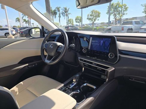 Used 2024 Lexus RX 350 FWD w/ Technology Package image 11