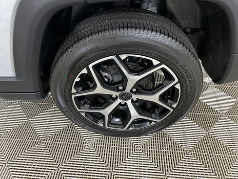 Used 2025 Jeep Compass Limited AWD/4WD image 10