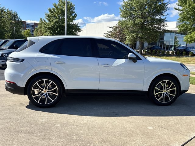 Used 2024 Porsche Cayenne AWD/4WD image 2