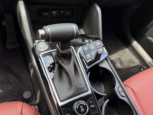 New 2025 Kia Sportage SX image 9
