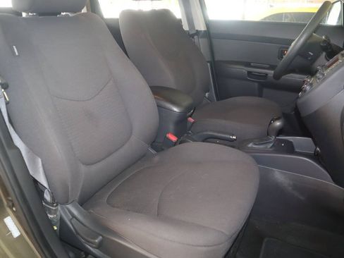 Used 2013 Kia Soul FWD image 6