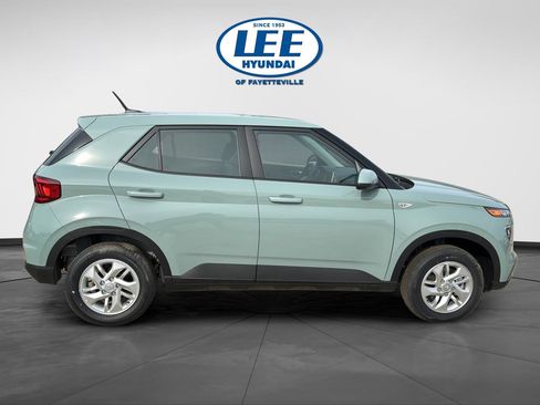 New 2026 Hyundai Venue SE image 6