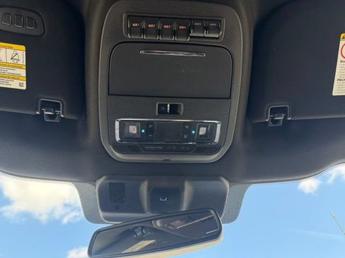 Used 2024 Ford F350 Lariat w/ Lariat Ultimate Package AWD/4WD image 36