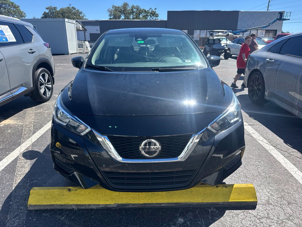 Certified 2022 Nissan Versa SV FWD image 2