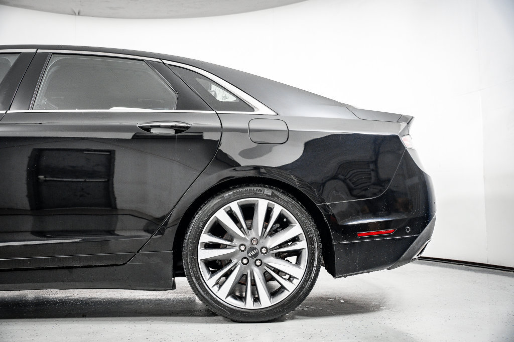 Used 2020 Lincoln MKZ Reserve w/ Elements Package FWD image 17