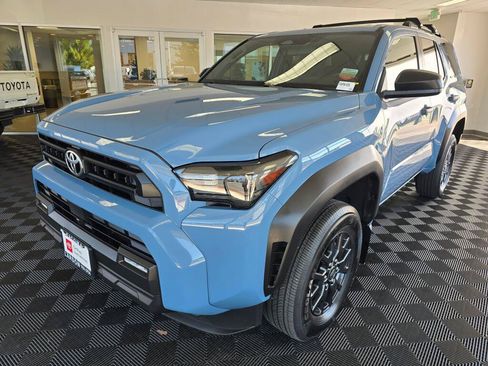 Used 2025 Toyota 4Runner SR5 AWD/4WD image 7