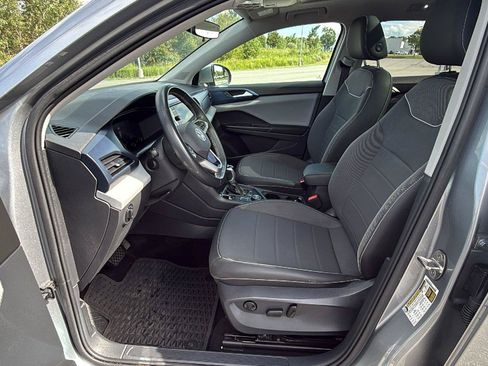 Used 2023 Volkswagen Taos SE w/ Panoramic Sunroof Package AWD/4WD image 24