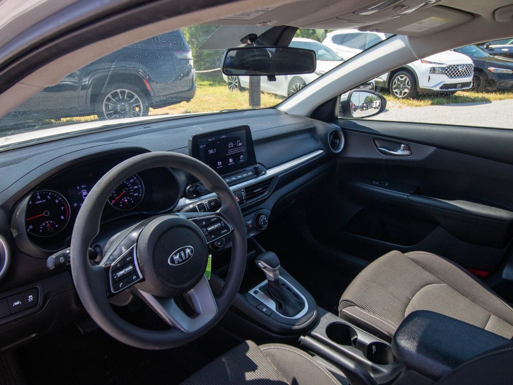 Used 2020 Kia Forte LXS FWD image 6