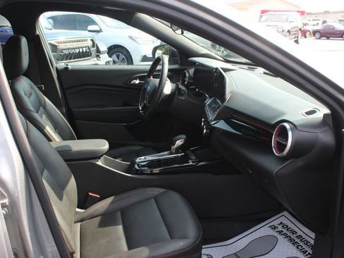 Used 2025 Chevrolet Trax RS w/ Driver Confidence Package FWD image 23