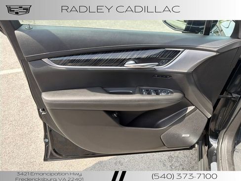 Used 2023 Cadillac XT6 Premium Luxury AWD/4WD image 4