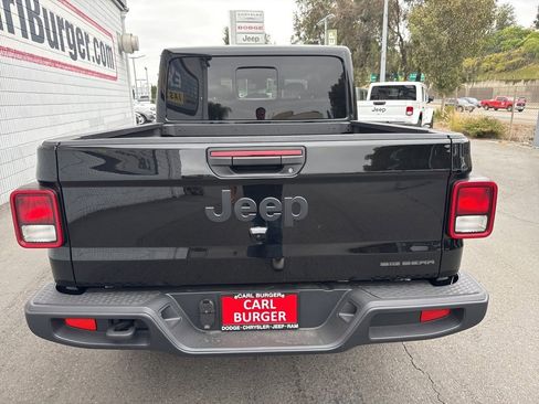 New 2025 Jeep Gladiator Sport image 8