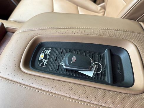 Used 2016 Cadillac Escalade ESV Platinum AWD/4WD image 45