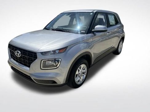 Used 2025 Hyundai Venue SE FWD image 7