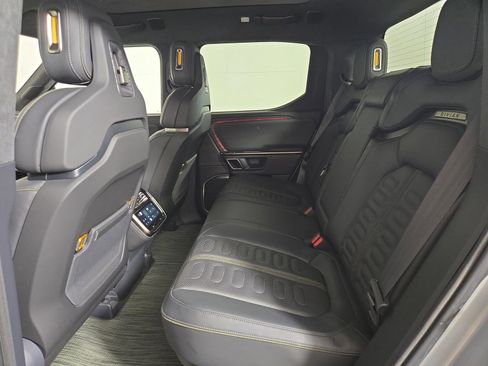 Used 2022 Rivian R1T Launch Edition image 21