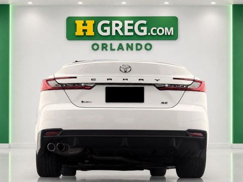 Used 2025 Toyota Camry SE FWD image 7