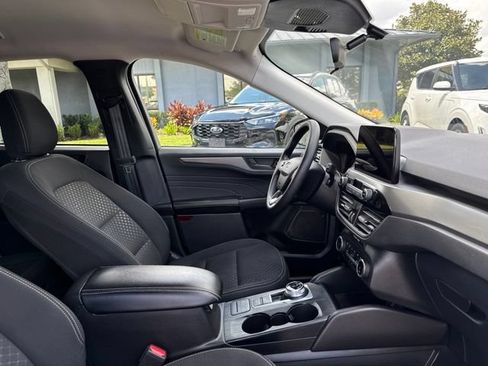 Used 2025 Ford Escape Active AWD/4WD image 11