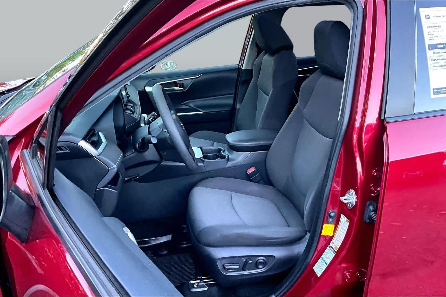 Certified 2019 Toyota RAV4 XLE AWD/4WD image 9