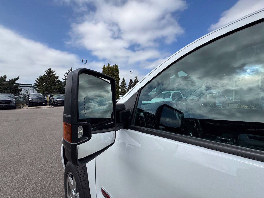 Used 2019 GMC Sierra 2500 SLT w/ All Terrain HD Package AWD/4WD image 17