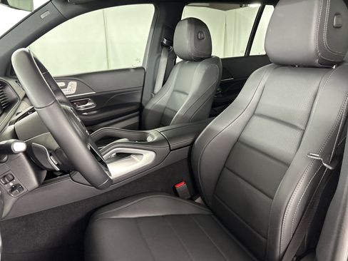 Certified 2025 Mercedes-Benz GLS 450 4MATIC image 21