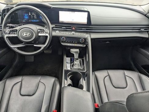 Used 2024 Hyundai Elantra Limited image 13