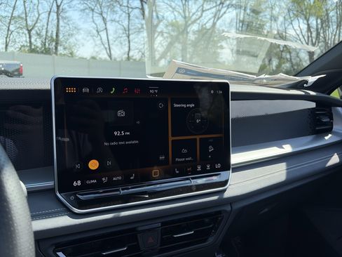New 2026 Volkswagen Tiguan SE R-Line AWD/4WD image 32