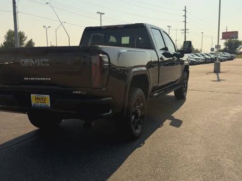 Used 2026 GMC Sierra 3500 AT4 w/ AT4 Premium Plus Package AWD/4WD image 8