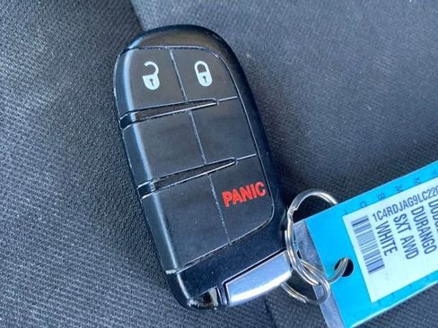 Used 2020 Dodge Durango SXT image 23