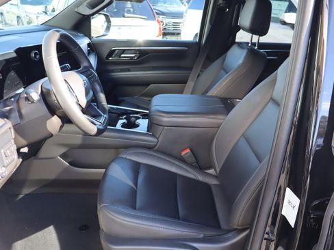 Certified 2025 Chevrolet Suburban Z71 w/ Sun And Tow Package image 16