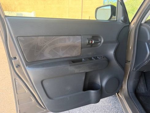 Used 2013 Scion xB FWD image 33