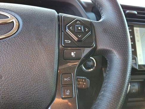 Used 2020 Toyota 4Runner TRD Off-Road Premium image 19